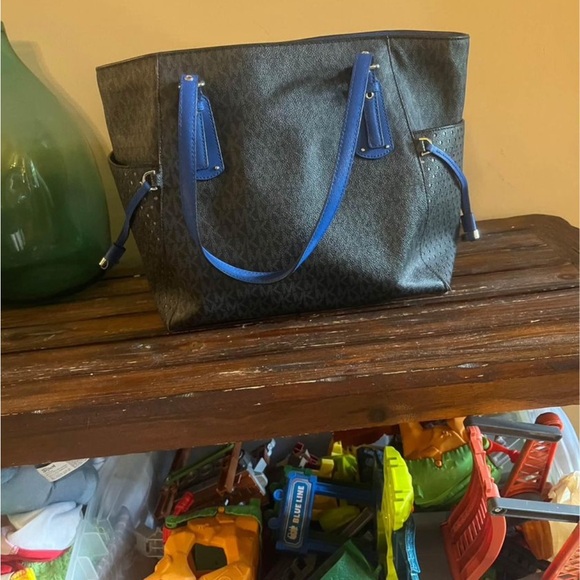 Michael Kors Voyager - Picture 10 of 10